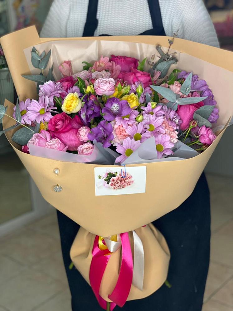 Букет цветов из: Хризантемы, Гвоздики и Альстромерии в Базарный Карабулак