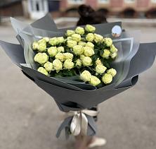Букет Белые кустовые розы Солинеро в Базарный Карабулак