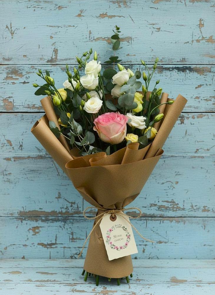 Букет цветов из: Розы и Лизиантусы в Базарный Карабулак