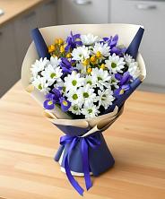 Букет цветов из:  Розы, Ирисы и Хризантемы в Базарный Карабулак