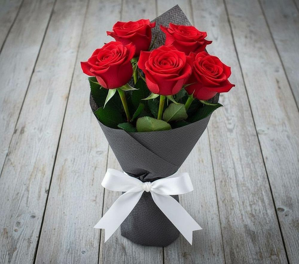 Букет 5 Красных роз Эдлесс Лав в Базарный Карабулак