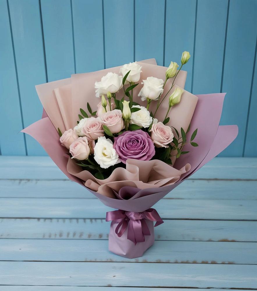 Букет цветов из: Розы и Лизиантусы в Базарный Карабулак